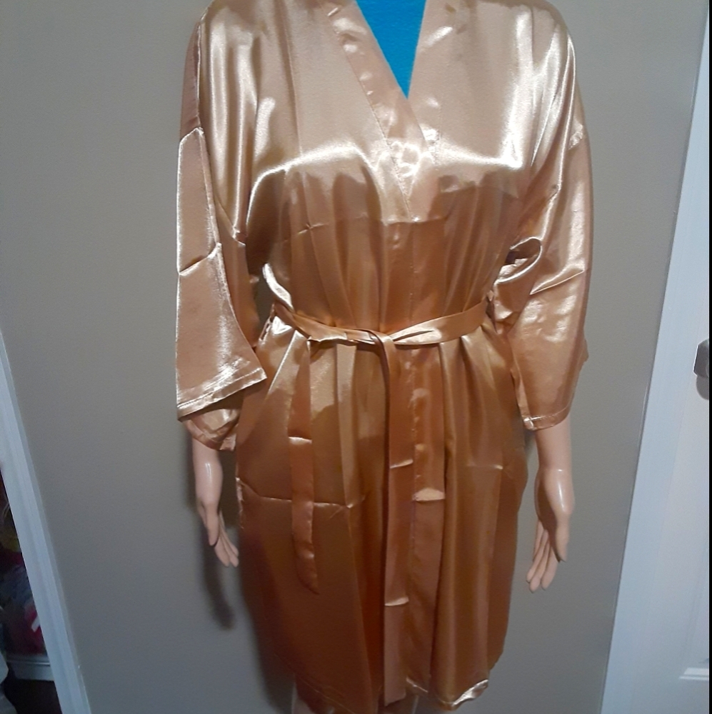 Champagne satin robe